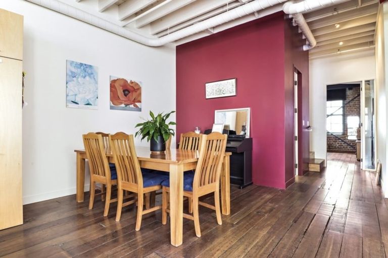 Photo of property in Hannahs Warehouse Apartments, 4/13 Leeds Street, Te Aro, Wellington, 6011