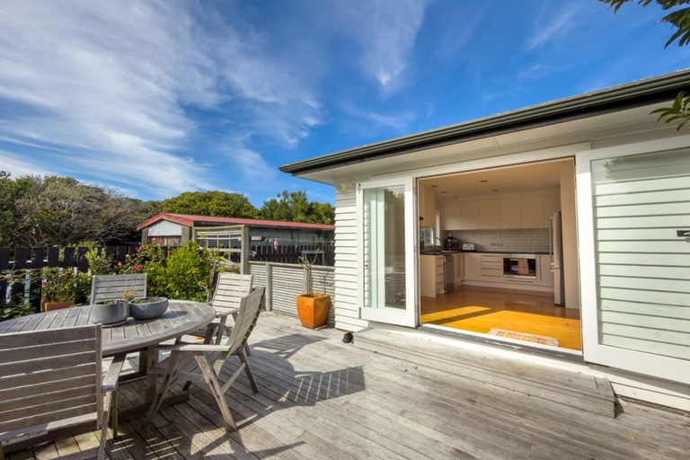 Photo of property in 75 Clifford Road, Johnsonville, Wellington, 6037