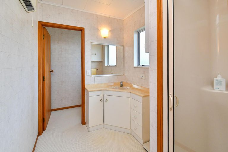 Photo of property in 3 Brooke Road, Red Hill, Papakura, 2110