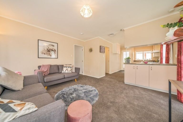 Photo of property in 19a Gemstone Drive, Birchville, Upper Hutt, 5018