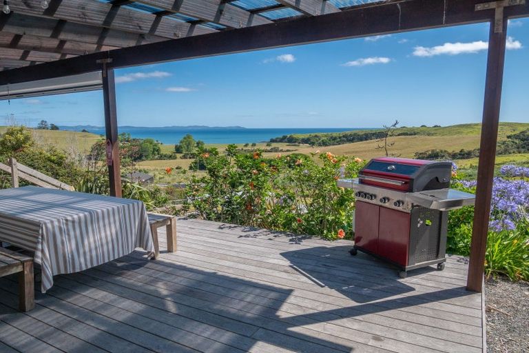 Photo of property in 38 Taipa View Road, Taipa, 0483