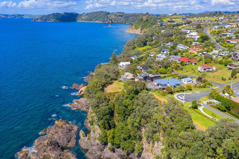 Photo of property in 1 Penguin Street, Leigh, 0985