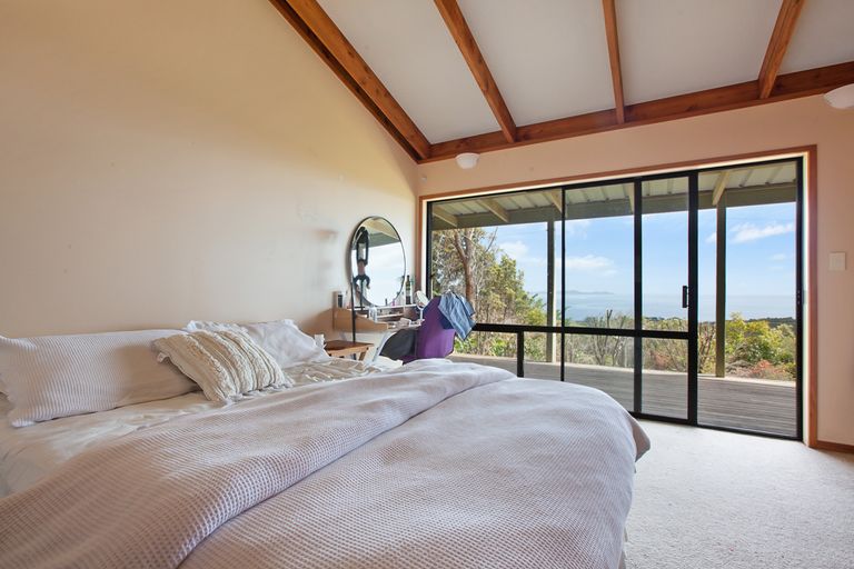 Photo of property in 21 Spicer Road, Cable Bay, 0420