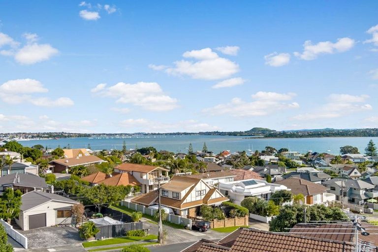 Photo of property in 30 Devon Road, Bucklands Beach, Auckland, 2012