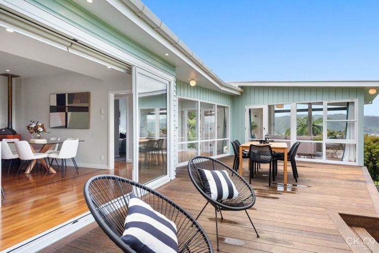 Photo of property in 34 Miromiro Road, Normandale, Lower Hutt, 5010