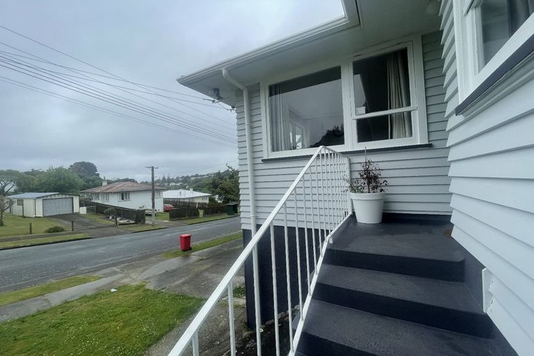 Photo of property in 146 Sievers Grove, Cannons Creek, Porirua, 5024