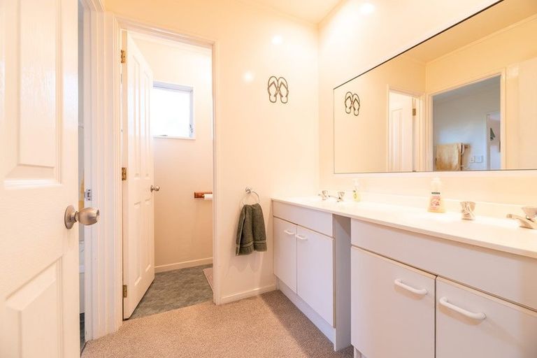 Photo of property in 2/39 Mcleod Road, Henderson, Auckland, 0612