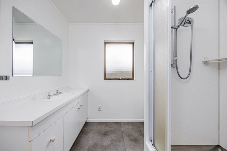 Photo of property in 4/17 Ross Martin Court, Conifer Grove, Takanini, 2112