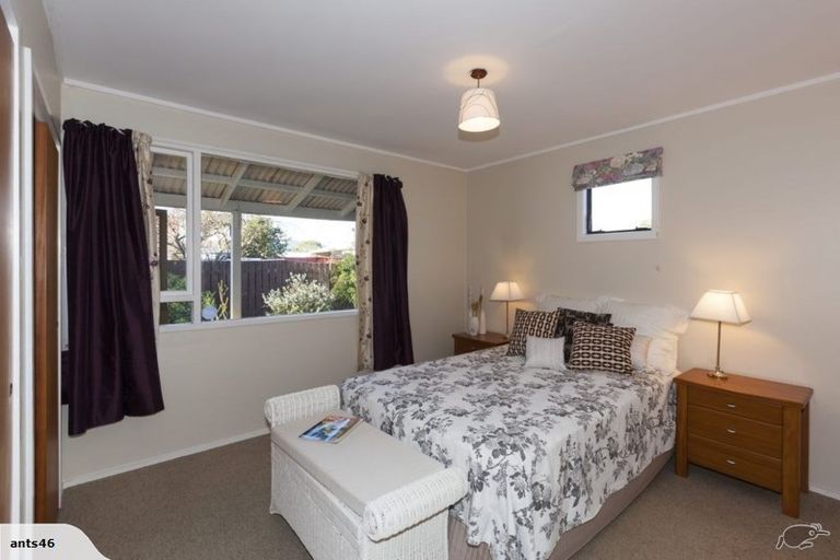 Photo of property in 10b Cypress Grove, Paraparaumu, 5032
