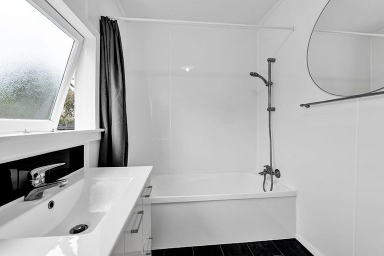 Photo of property in 59 Camberwell Road, Hawera, 4610