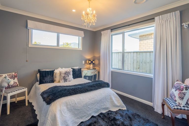 Photo of property in 9 Bridford Way, Paraparaumu, 5032