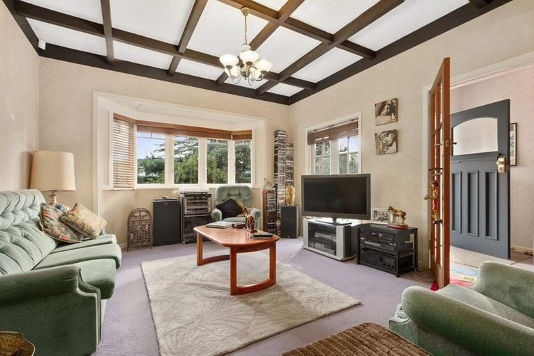 Photo of property in 27 Wattle Street, New Lynn, Auckland, 0600
