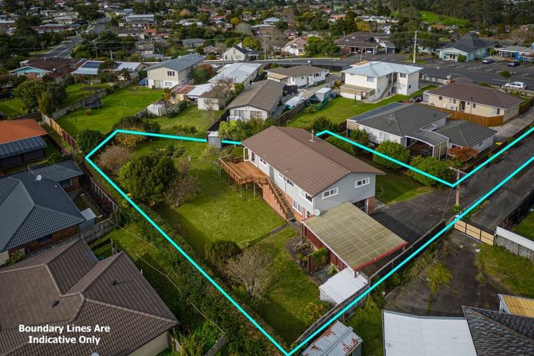 Photo of property in 175 Waimumu Road, Massey, Auckland, 0614