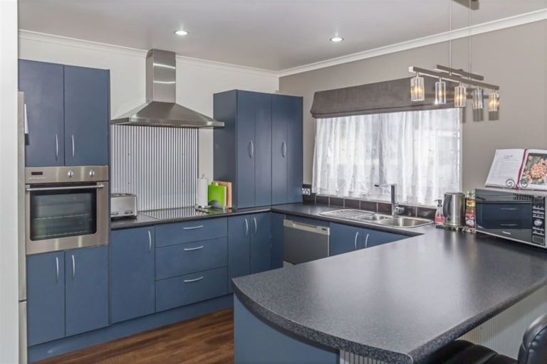 Photo of property in 38a Holiday Road, Stanmore Bay, Whangaparaoa, 0932