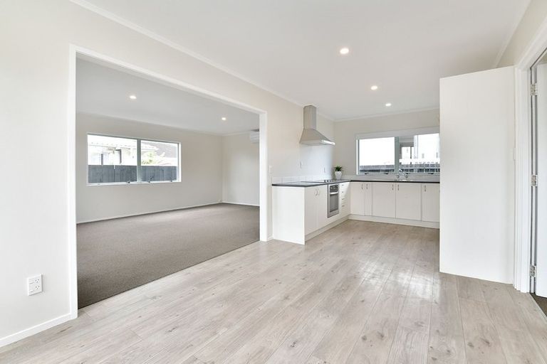 Photo of property in 11b Springs Road, Parakai, 0830