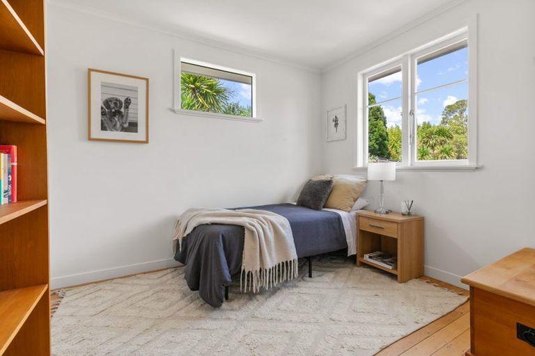 Photo of property in 28 Kingdale Road, Henderson, Auckland, 0610