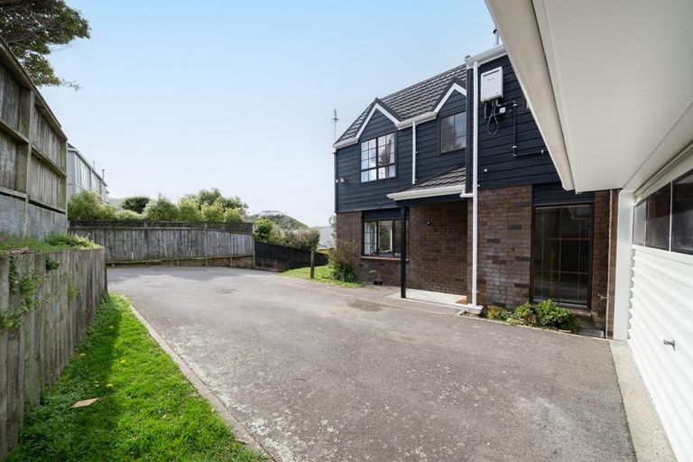 Photo of property in 6 Ellwood Place, Churton Park, Wellington, 6037