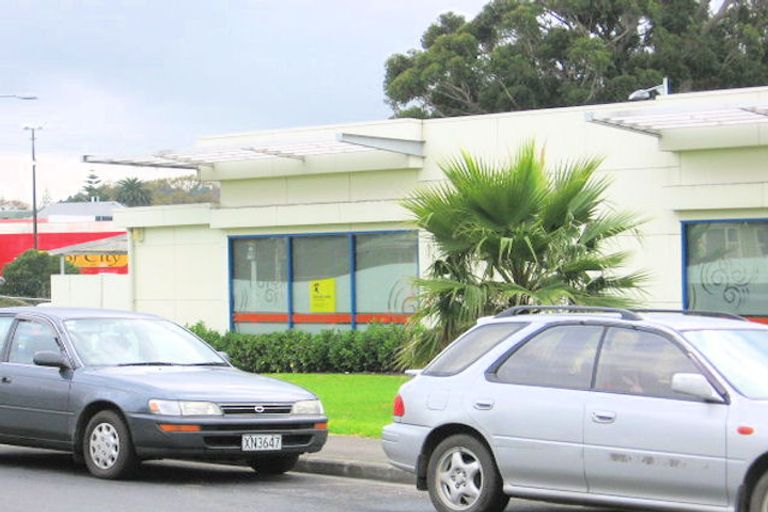 Photo of property in 2c/12 Selwyn Road, Cockle Bay, Auckland, 2014