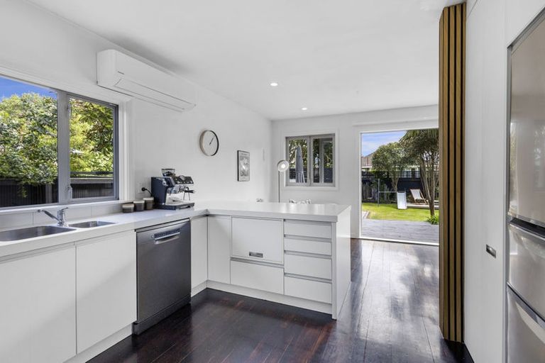 Photo of property in 9 Jennifer Street, Bryndwr, Christchurch, 8053