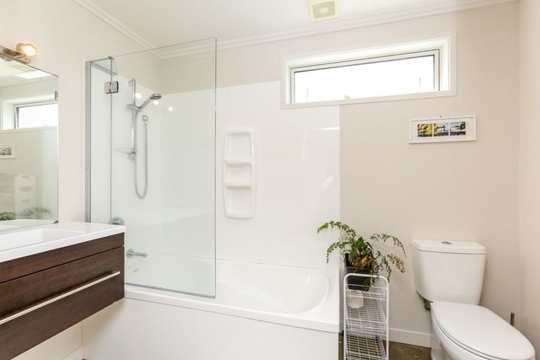 Photo of property in 30 Birdwood Avenue, Moturoa, New Plymouth, 4310