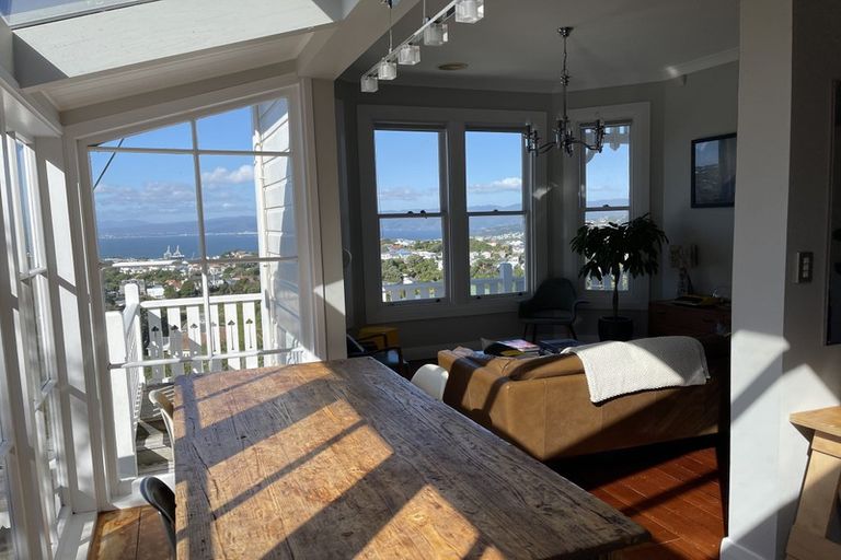 Photo of property in 82 Moana Road, Kelburn, Wellington, 6012