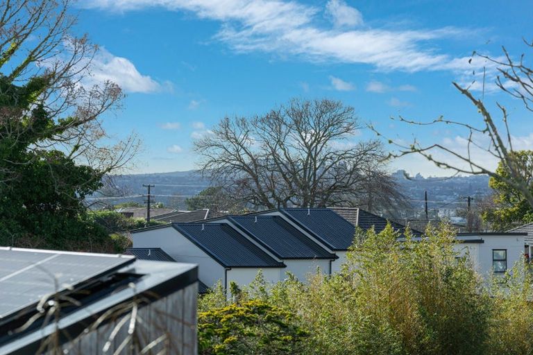 Photo of property in 83a Glengarry Road, Glen Eden, Auckland, 0602