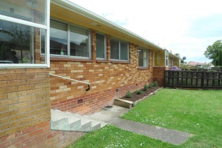 Photo of property in 3/21 Trentham Road, Papakura, 2110