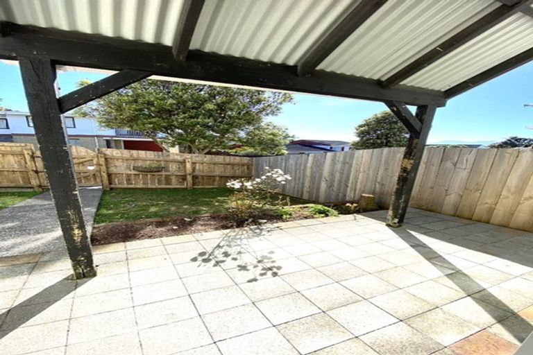 Photo of property in 126 Akaroa Drive, Maupuia, Wellington, 6022