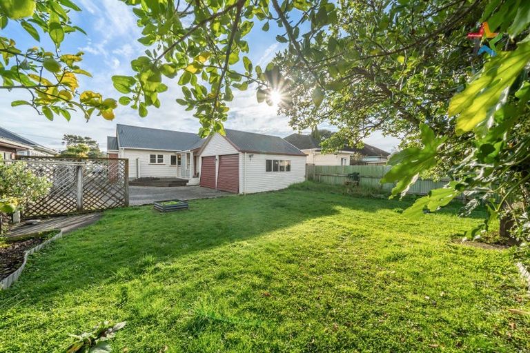 Photo of property in 12 Purser Grove, Fairfield, Lower Hutt, 5011