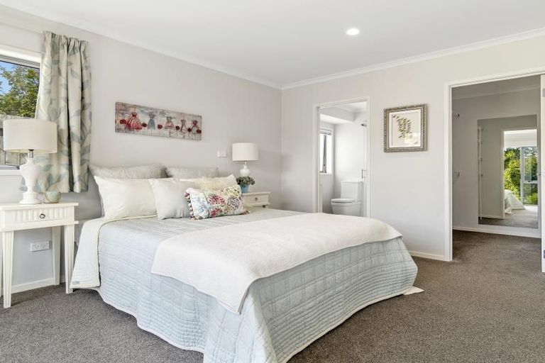 Photo of property in 156 Oteki Park Drive, Welcome Bay, Tauranga, 3112