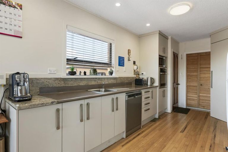 Photo of property in 20 Lee Street, Te Puke, 3119