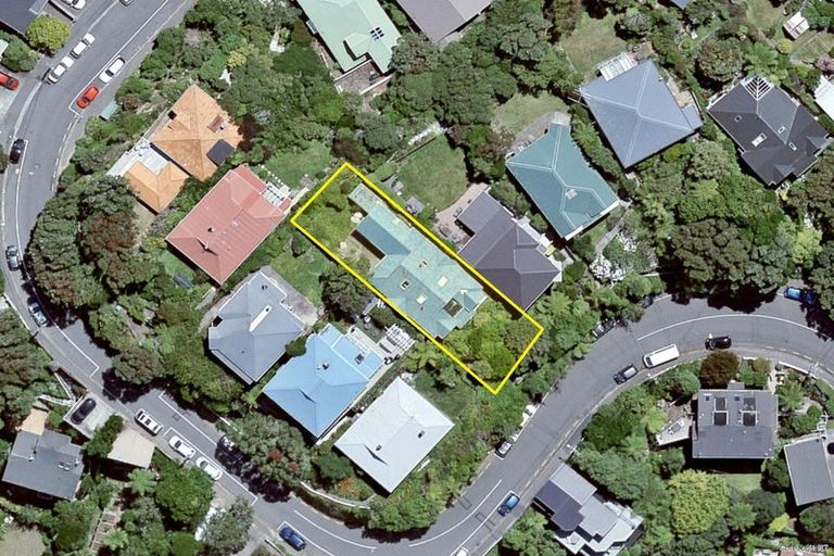 Photo of property in 154 Kelburn Parade, Kelburn, Wellington, 6012