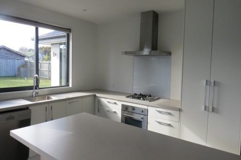 Photo of property in 75 Ascot Avenue, North New Brighton, Christchurch, 8083