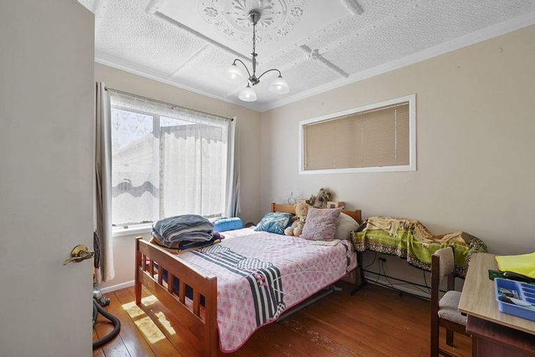 Photo of property in 1b Silby Street, Waitara, 4320