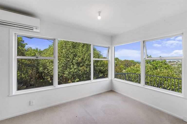 Photo of property in 71 Lyons Avenue, Murrays Bay, Auckland, 0630