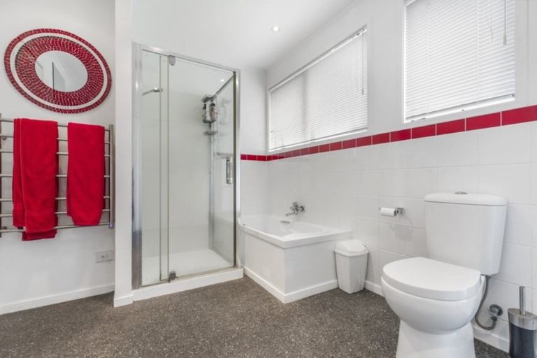 Photo of property in 29a Pisces Road, Glen Eden, Auckland, 0602