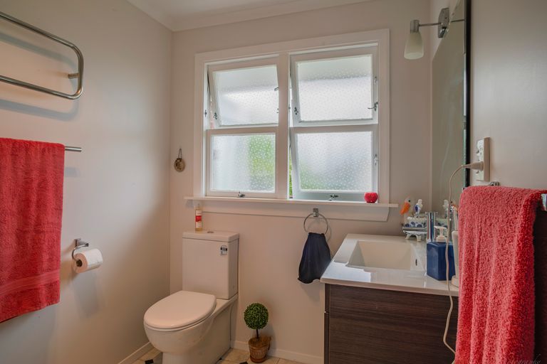 Photo of property in 28 Saint George Street, Watlington, Timaru, 7910