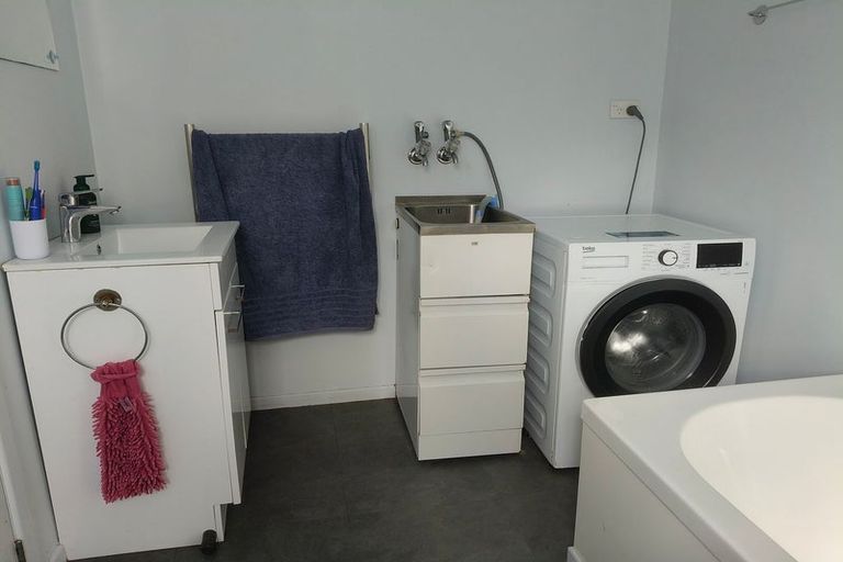 Photo of property in 28 Warwick Road, Stratford, 4332