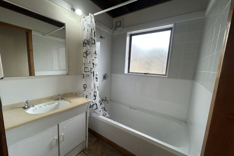 Photo of property in 1 Baton Place, Highbury, Palmerston North, 4412