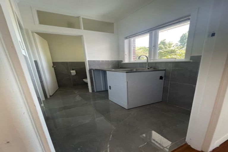 Photo of property in 7 Springbank Lane, Te Atatu Peninsula, Auckland, 0610