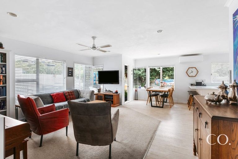 Photo of property in 4 Beach Grove, Omokoroa, 3114