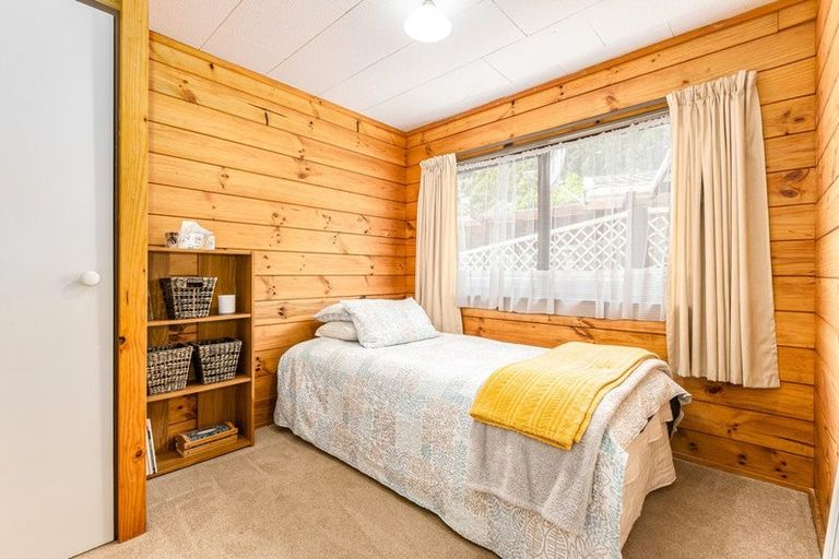 Photo of property in 17 Forest Road, Pinehaven, Upper Hutt, 5019