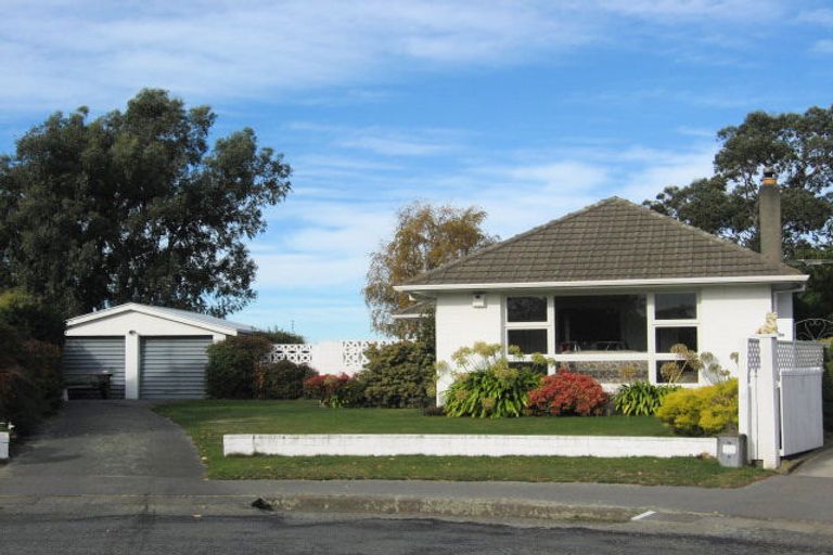 Photo of property in 17 Mason Place, Sockburn, Christchurch, 8042
