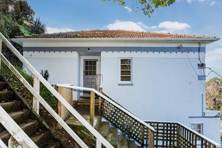 Photo of property in 1/71 Garden Road, Northland, Wellington, 6012