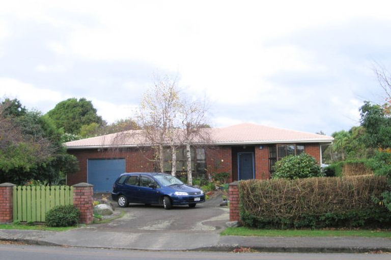 Photo of property in 13 Walton Avenue, Waikanae, 5036