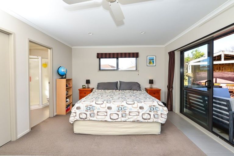 Photo of property in 56 Farringdon Avenue, Rototuna North, Hamilton, 3210