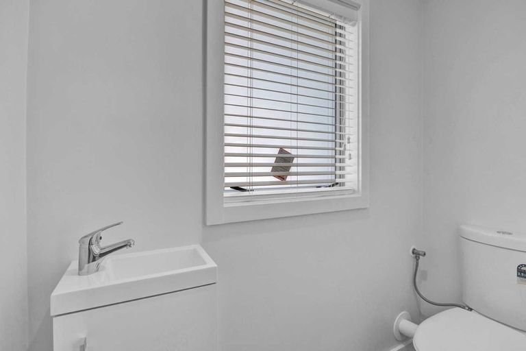 Photo of property in 38c Breakwater Road, Moturoa, New Plymouth, 4310