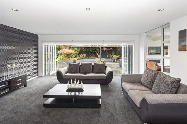 Photo of property in 107 Gardiners Road, Harewood, Christchurch, 8051