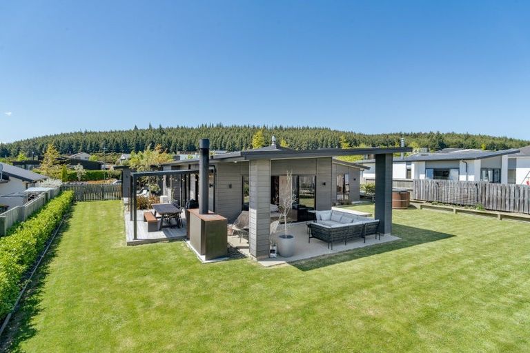 Photo of property in 9 Centre Crescent, Wanaka, 9305