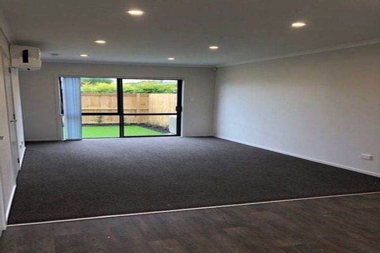 Photo of property in 2/9 Marlene Avenue, Te Atatu South, Auckland, 0610